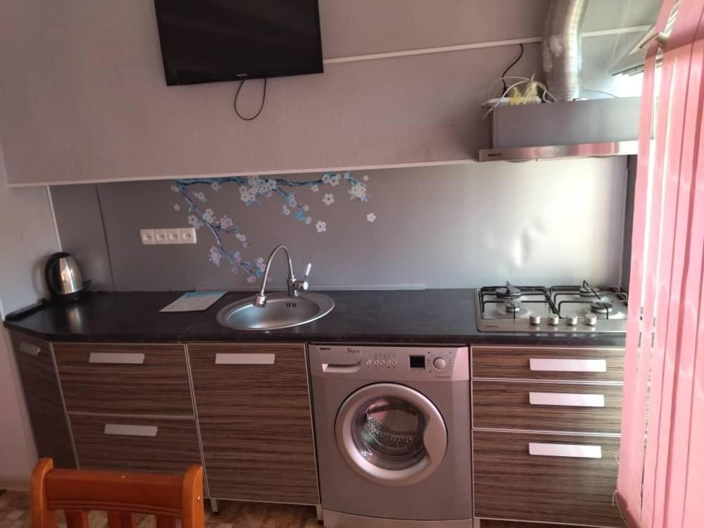 Hotel Gostinyi Dvor Bosteri Extérieur photo