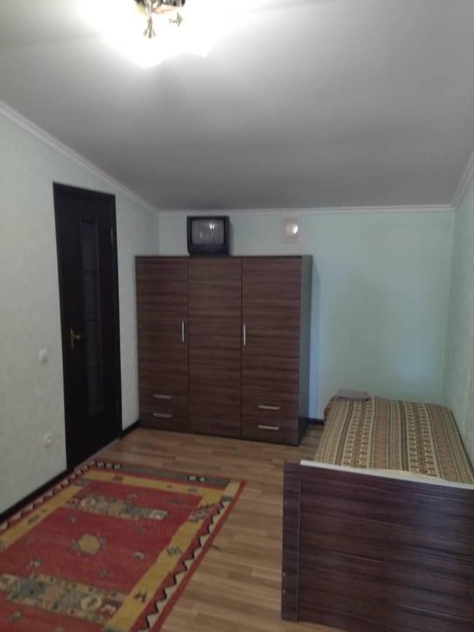 Hotel Gostinyi Dvor Bosteri Extérieur photo