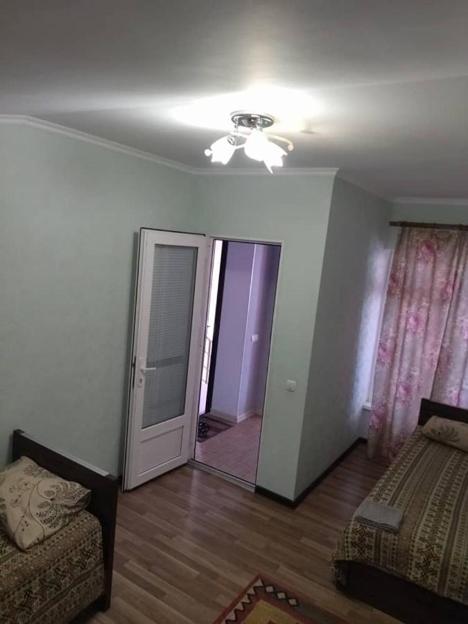 Hotel Gostinyi Dvor Bosteri Extérieur photo